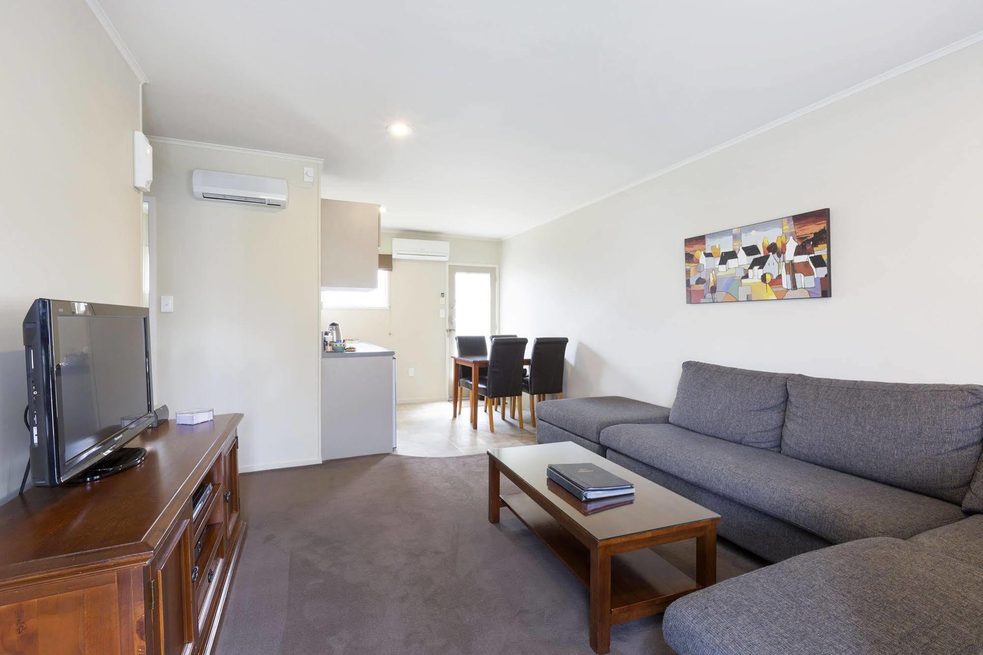 Colonial Court Motor Inn Tauranga Zewnętrze zdjęcie
