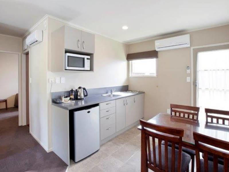 Colonial Court Motor Inn Tauranga Zewnętrze zdjęcie