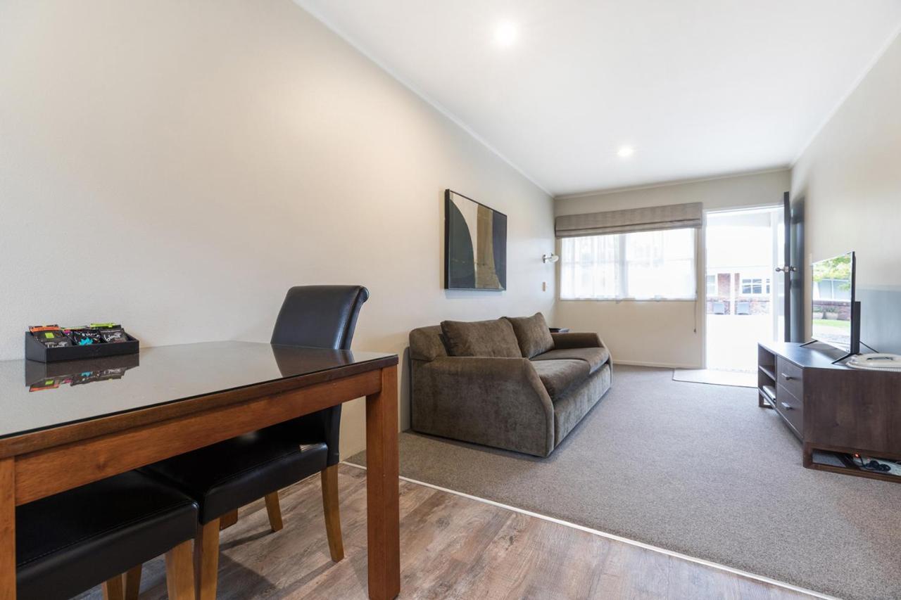 Colonial Court Motor Inn Tauranga Zewnętrze zdjęcie
